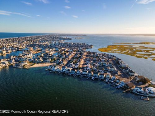 450 Tamiami Dr, Lavallette NJ  08735-3035 exterior