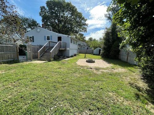42 Graham Ave, Warwick, RI 02889-3968