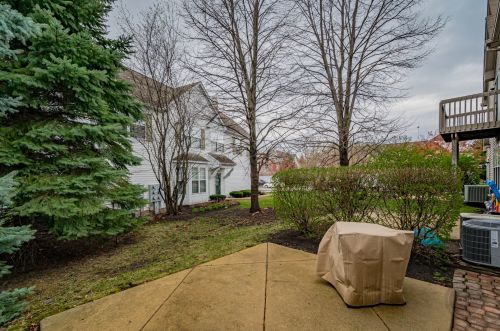 2926 Stonewater Dr, Naperville IL  60564-4693 exterior