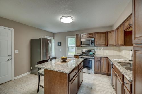 684 Eldridge Ave, Saint Paul MN  55113-6412 exterior