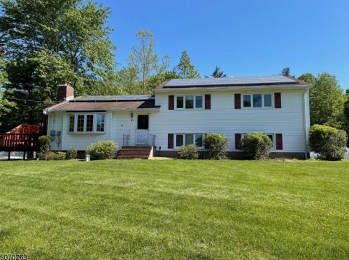 21 Arthur Rd, Bridgewater, NJ 08807-1858