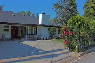 15518 Royal Ridge Rd, Van Nuys CA  91403-4205 exterior