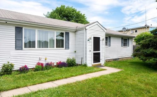 1 Reardon Dr, Middletown, RI 02842-5231