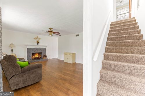 90 Cumberland Dr, Rex GA 30273-1800 exterior