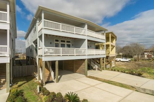 721 Bay Shore Dr, Morgans Point, TX 77571