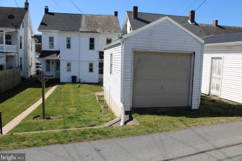 235 Franklin St, Ephrata PA  17522-1934 exterior