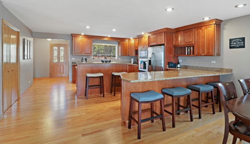 27771 Lake Shore Dr, Spring Grove IL  60081-9118 exterior