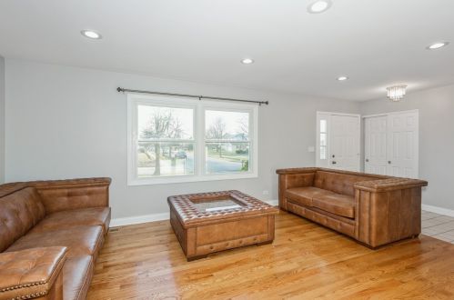 255 Park Place Dr, Hanover Park, IL 60103-4412