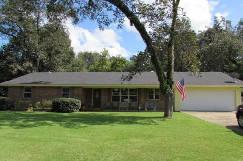 902 Camellia Ct, Columbia, MS 39429-2402