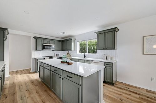 8029 Evadean Cir, Austin TX  78745-8004 exterior