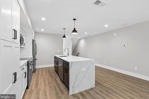 2146 Lombard St, Philadelphia PA  19146-1217 exterior