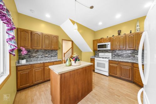 1626 Glen Ellyn Rd, Glendale Heights IL  60139-2504 exterior