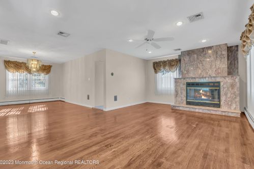 4 Judith Ct, Tinton Falls NJ  07712-4136 exterior