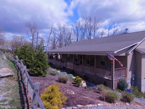 21 Lookout Rdg, Hedgesville, WV 25427-6284
