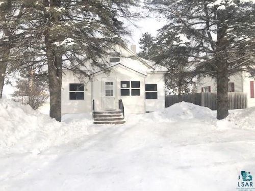 524 5th St, Chisholm, MN 55719-1320