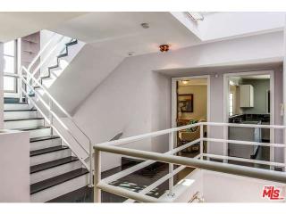 6445 Deep Dell Pl, Los Angeles CA  90068-2845 exterior