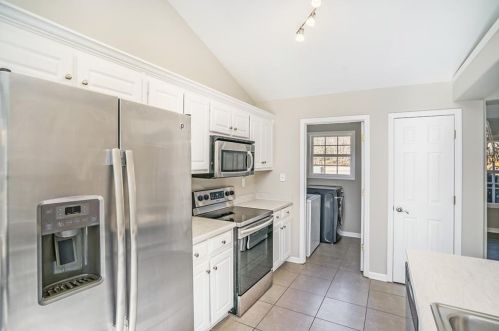 1214 Bradford Park Ln, Auburn, GA 30011-3394