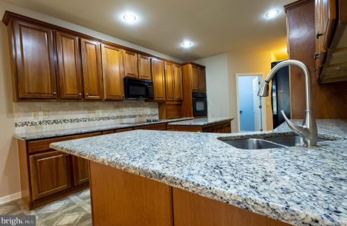 209 Sutherland Rd, Lancaster PA  17603-9053 exterior