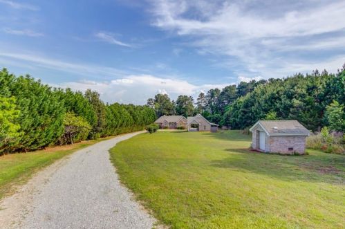 746 Powderbag Creek Rd, Hartwell, GA 30643-8707