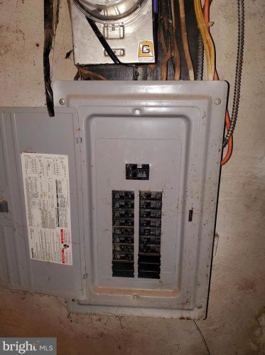 4647 Front St, Philadelphia PA 19106-2249 exterior