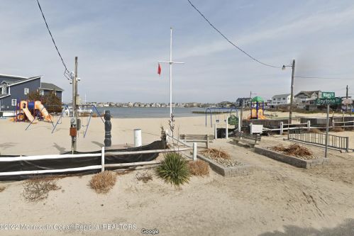 450 Tamiami Dr, Lavallette NJ  08735-3035 exterior