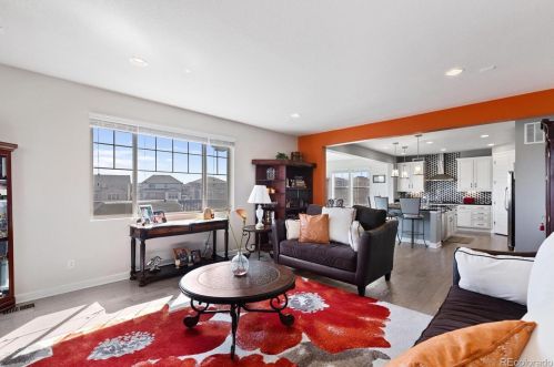 7370 Old Hammer Way, Aurora CO  80016-6115 exterior