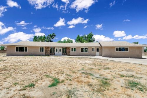 948 Pine Ave, San Jacinto, CA 92582-4519
