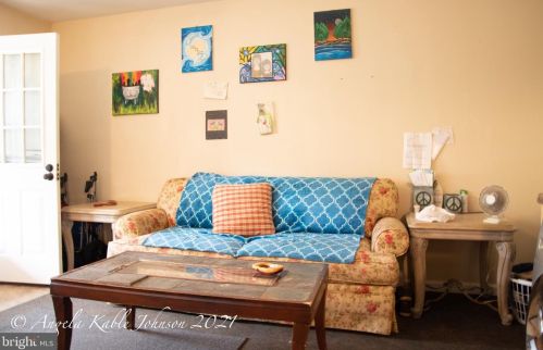 34 Mallard Ct, Charles Town WV 25414-5804 exterior