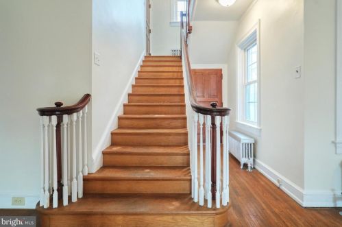 437 Carlisle St, Hanover PA 17331-2188 exterior