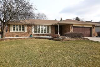 7105 Exner Rd, Oak Brook, IL 60561-3502