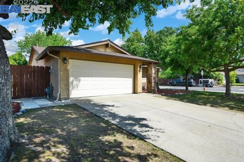 294 Joyce St, Livermore, CA 94550-2307