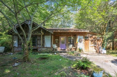 442 Magnolia Dr, Pine Lake, GA