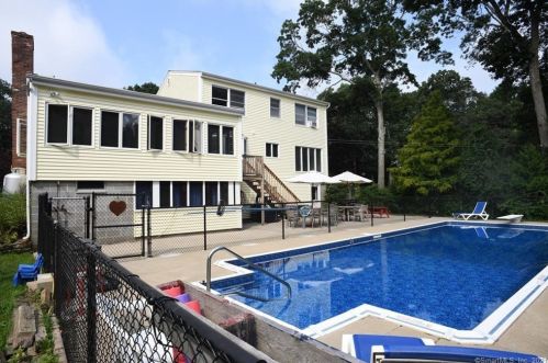 21 Milrose Ave, Westerly, RI 02891-1412