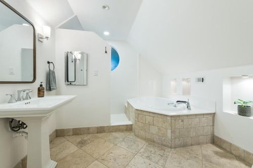 5122 Goodwin Ave, Dallas TX  75206-6205 exterior