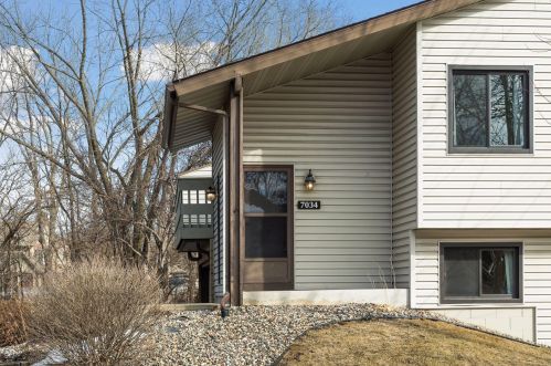 7034 113th St, Minneapolis, MN 55438-2446