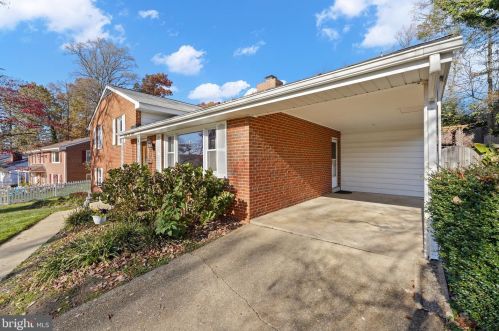 7918 Jansen Dr, Springfield VA  22152-2411 exterior