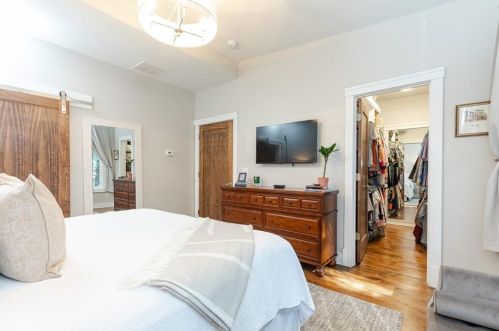 2440 Field Way, Atlanta GA  30319-4094 exterior
