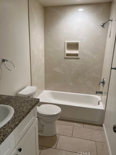 401 Tustin Ave, Anaheim CA  92807-1616 exterior