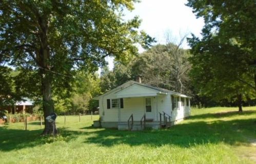 107 Music St, Gretna, VA 24557-2100