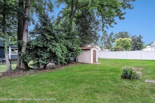 22 Stanford Dr, Hazlet NJ  07730-2314 exterior