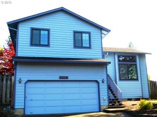 9218 Harney Ct, Portland, OR 97266-6117