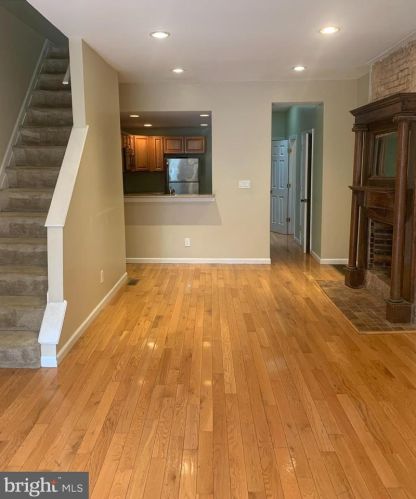 227 Carpenter St, Philadelphia PA  19147-4223 exterior
