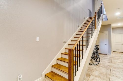 614 1st St, Fort Worth TX  76102-2702 exterior