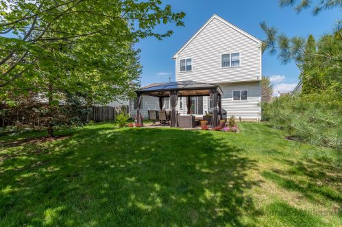 5470 Avalon Ln, Barrington Hills, IL 60156