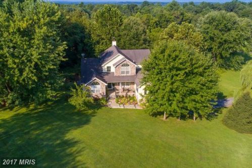 19991 Colchester Rd, Purcellville, VA 20132-9235