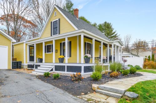 43 Park St, Freeport, ME 04032-1319