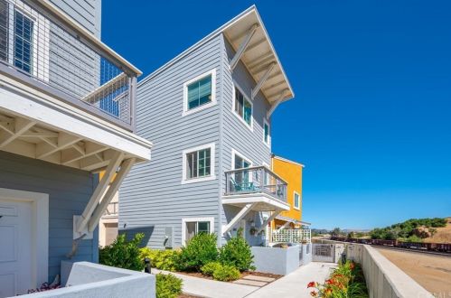 945 Humbert Ave, San Luis Obispo, CA 93401-5756