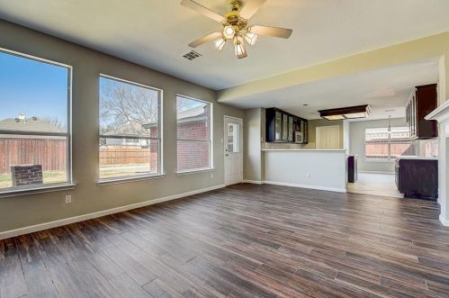 3908 Randall Ln, Carrollton TX 75007-1085 exterior