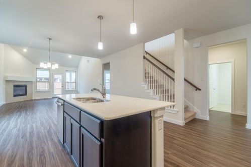7633 Spring Dr, Fort Worth TX  76148 exterior