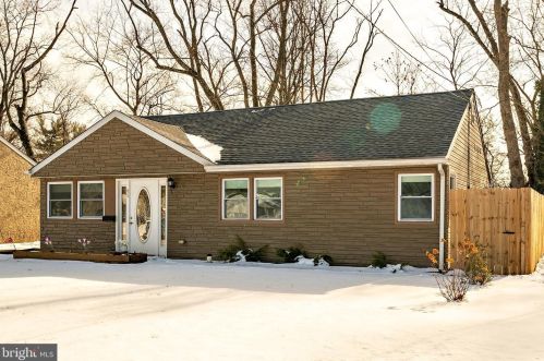 95 Theresa St, Trenton, NJ 08618-1529